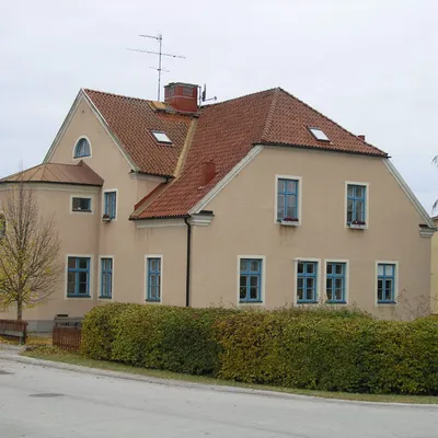 Bruksgatan 2, Roma Kloster